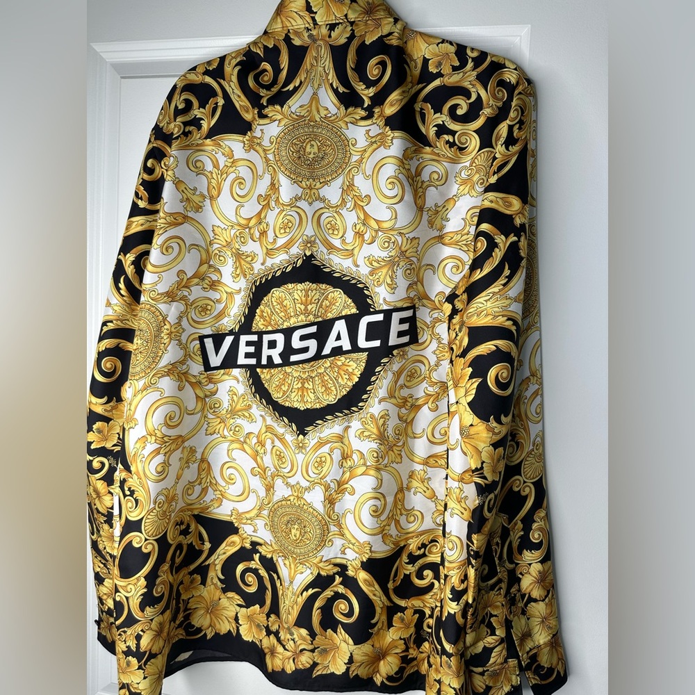 Rare VERSACE long sleeve men’s shirt. Silk